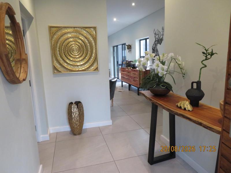 To Let 5 Bedroom Property for Rent in Zevendal Western Cape
